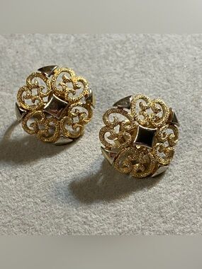 Vintage 1971 Avon Precious Pretenders Gold-tone Filigree Clip-on Earrings